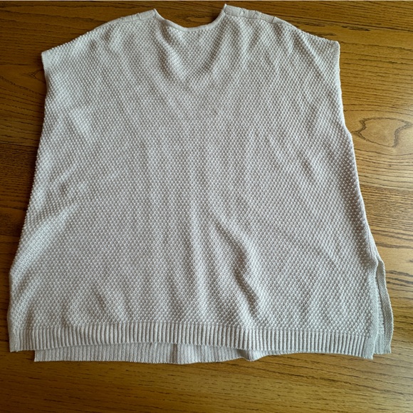 Old Navy Women’s M/L Cream Cap Sleeve Crocheted Womens Sweater Long Knit - Picture 2 of 5